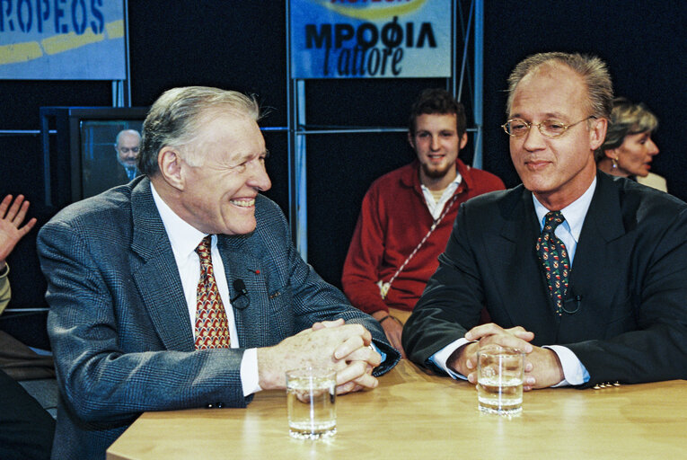 Zdjęcie 25: MEP Christian E.A. CABROL takes part in the France 3 TV broadcast Europeos in Strasbourg