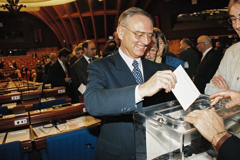 Photo 37 : Plenary Session in Strasbourg. Election of the President of the European Parliament