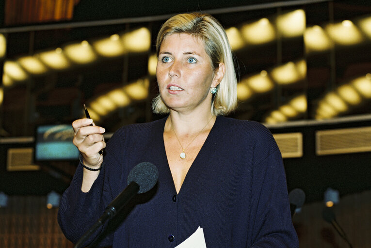 Foto 20: The Austrian Non-Attached MEPs in the hemicycle in Strasbourg