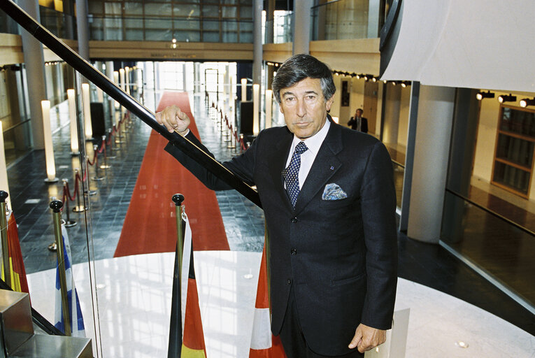 Fotografia 3: The MEP Umberto SCAPAGNINI in Strasbourg in April 2004.