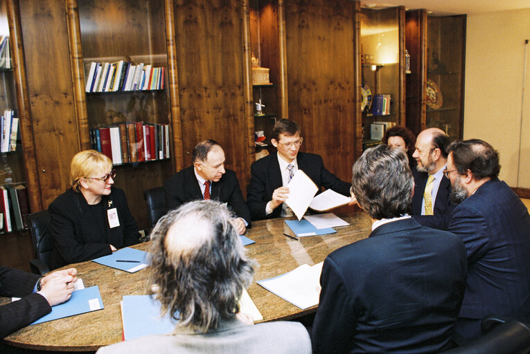 Photo 2: EP President meets with the First Deputy Chairman of the State Duma