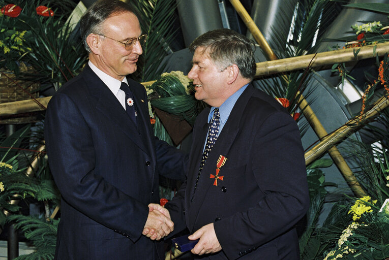 Foto 1: German MEPs are awarded the German 'Verdienstkreuz' (Merit Cross of the Federal Republic of Germany)