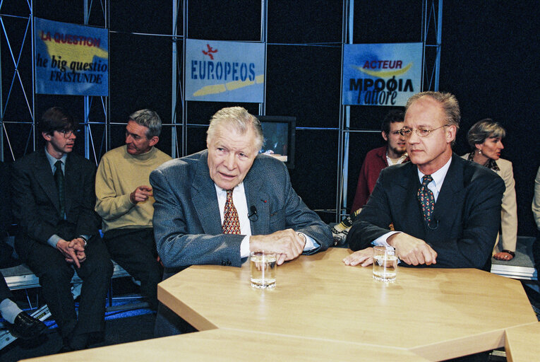 Zdjęcie 24: MEP Christian E.A. CABROL takes part in the France 3 TV broadcast Europeos in Strasbourg