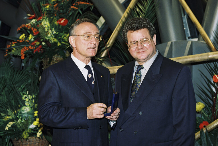 Nuotrauka 14: German MEPs are awarded the German 'Verdienstkreuz' (Merit Cross of the Federal Republic of Germany)