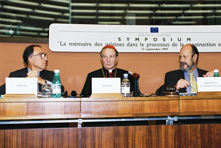 Photo 2: Conference on the history of religious development in Europe -  Remembering the origins of the process of European integration  symposium