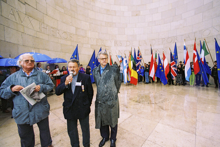 Foto 7: National ceremony of remembrance at the Deportation Memorial by the concentration camp, KL-Natzweiler in Struthof