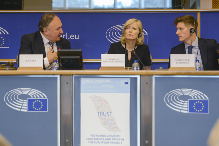 Fotografija 10: PETI Committee - Public hearing : ' Restoring citizens' confidence and trust in the European project '