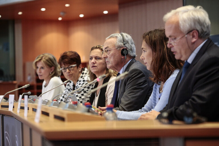 Foto 5: Hearing of Commissioner-designate for Budget and Human Ressources - BUDG - CONT