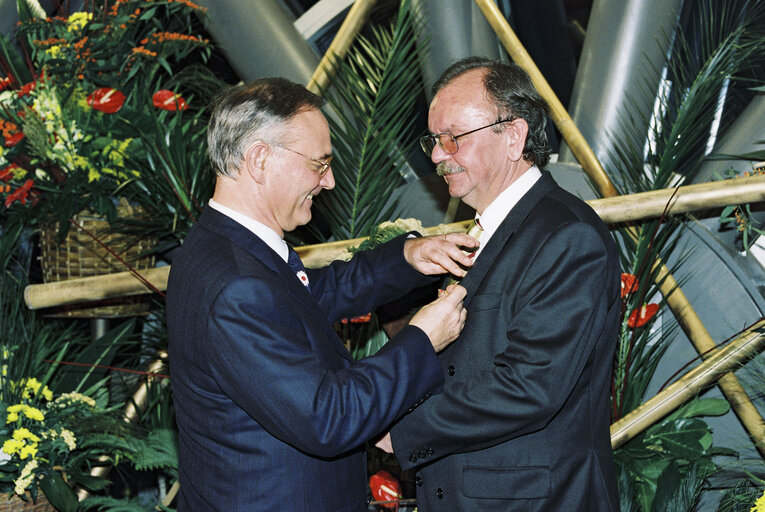 Nuotrauka 3: German MEPs are awarded the German 'Verdienstkreuz' (Merit Cross of the Federal Republic of Germany)