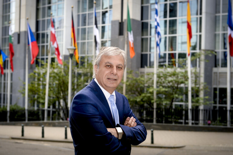 Lefteris CHRISTOFOROU in front of the European Parliament