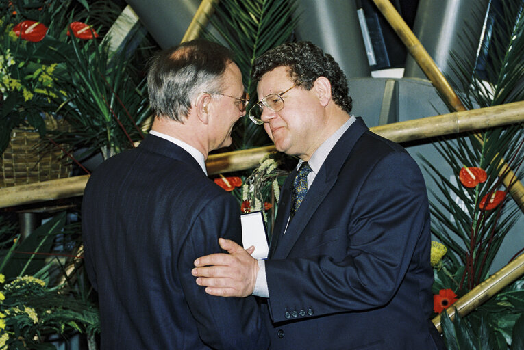 Nuotrauka 7: German MEPs are awarded the German 'Verdienstkreuz' (Merit Cross of the Federal Republic of Germany)