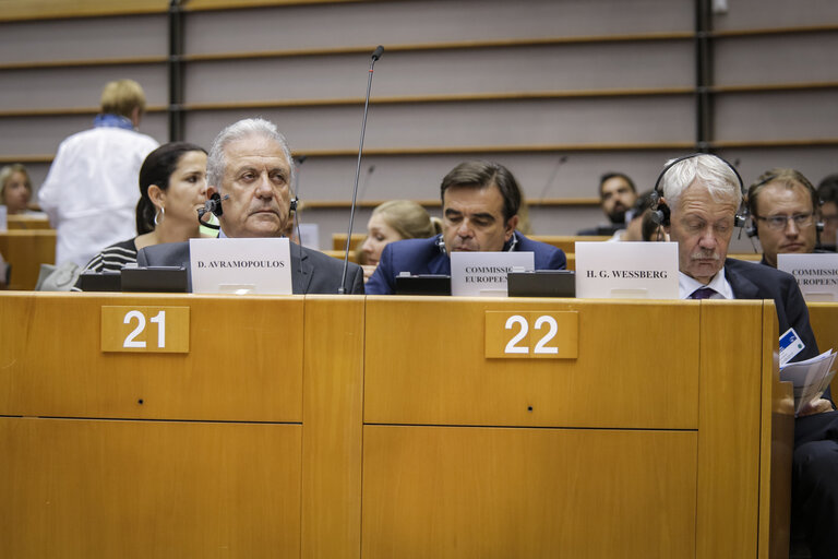 Photo 8: High-level conference on migration management