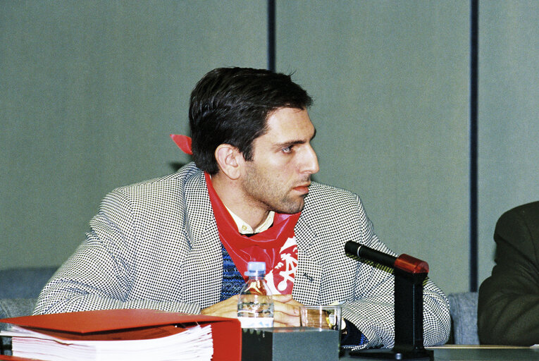 Foto 33: Press conference with trade union representatives after a meeting on the closure of the Renault factory in Belgium