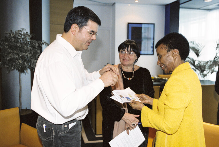 Fotografie 1: Meeting with Mrs MBEKI at the European Parliament in Strasbourg