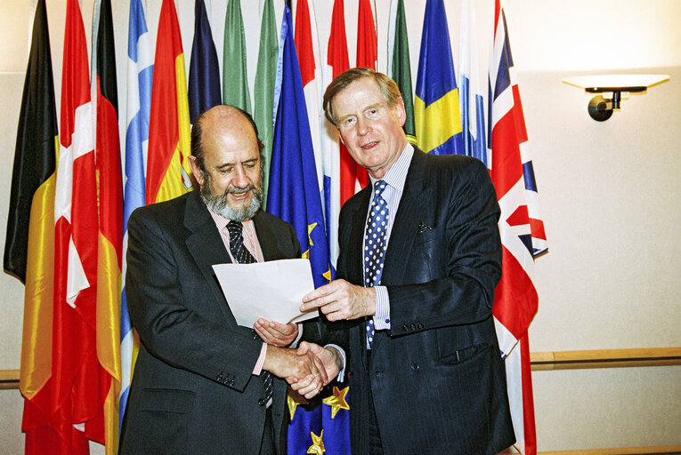 Foto 1: Jose Maria GIL-ROBLES GIL-DELGADO - EP President meets with MEP Bryan M.D. CASSIDY