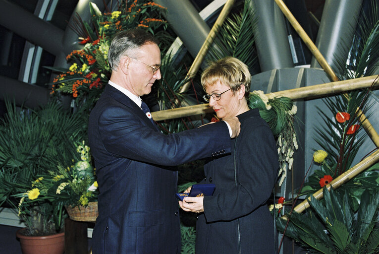 Nuotrauka 9: German MEPs are awarded the German 'Verdienstkreuz' (Merit Cross of the Federal Republic of Germany)