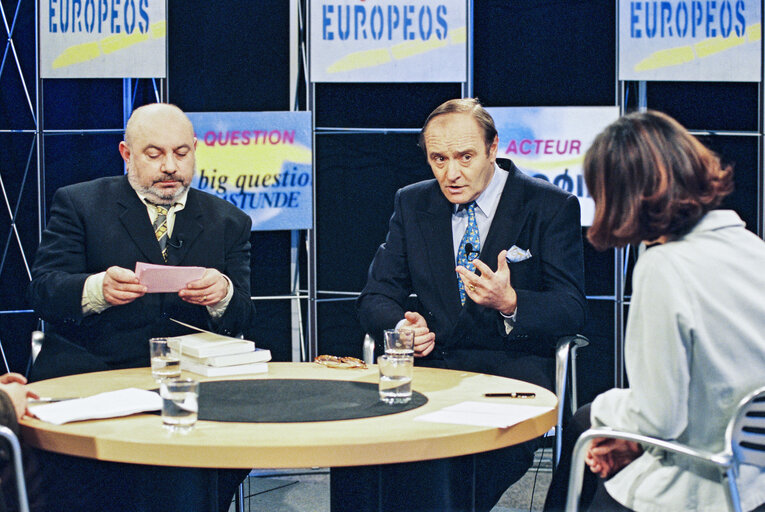 Fotogrāfija 8: French Commissioner Yves-Thibault de SILGUY takes part in the France 3 TV broadcast Europeos in Strasbourg