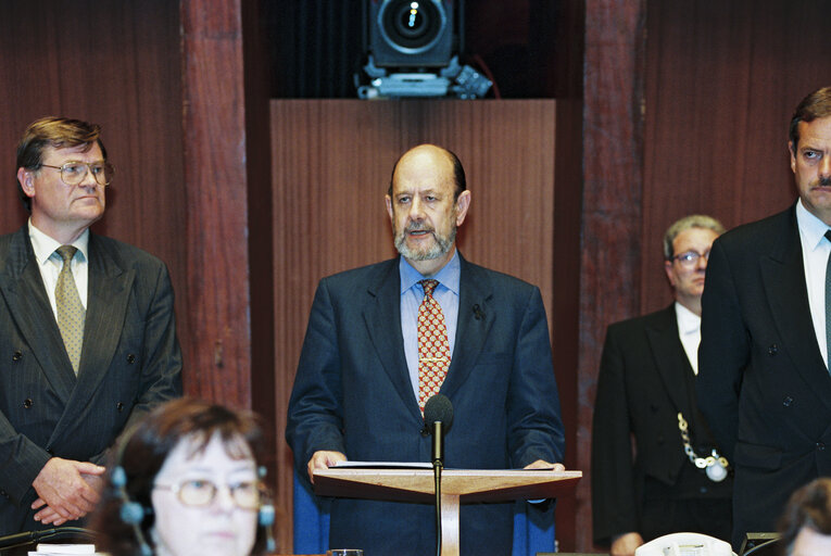 Photo 9 : Plenary session in Strasbourg - Tribute to  Miguel Angel BLANCO who was assassinated in the Basque Country on July 12.