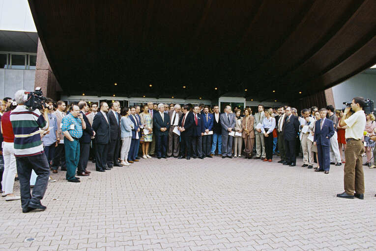 Photo 8 : Plenary session in Strasbourg - Tribute to  Miguel Angel BLANCO who was assassinated in the Basque Country on July 12.