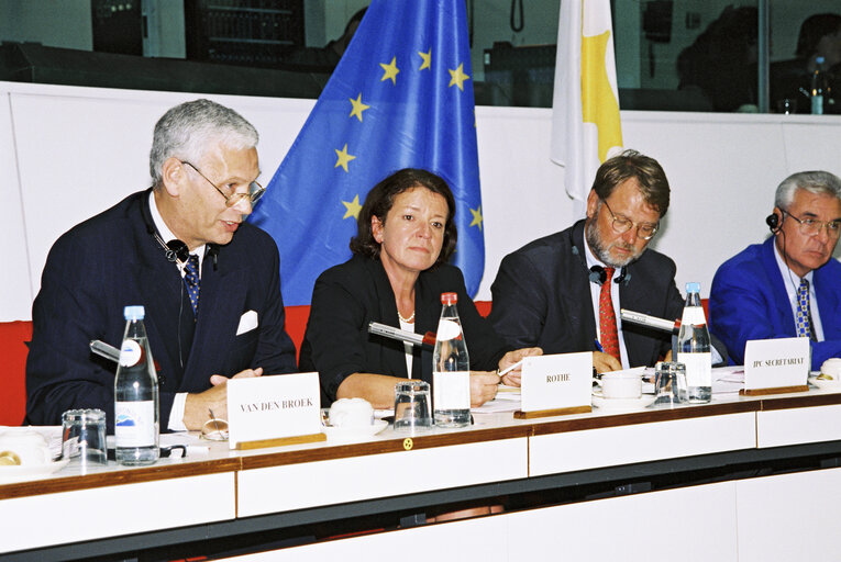 Fotogrāfija 15: EU-Cyprus Joint Committee meeting