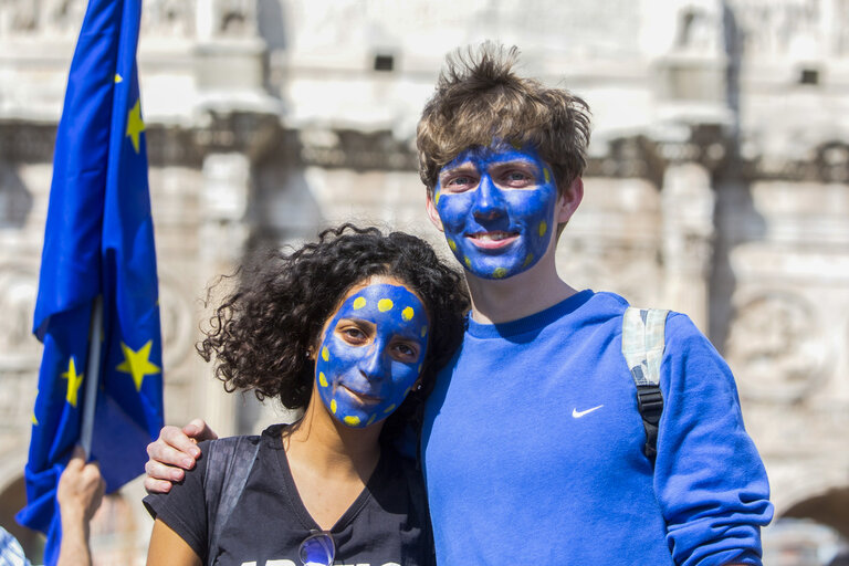 Fotografija 1: Celebrations of the 60th anniversary of the signing of the Treaties of Rome - Forum on the Future of Europe - ' March in Rome '