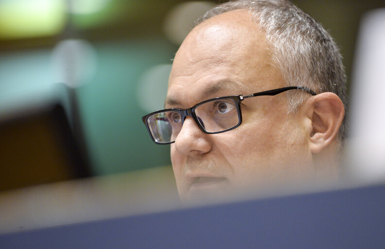 Photo 7: EP Committee on Economic and Monetary AffairsPublic Hearing with Chairman of the European Systemic Risk Board