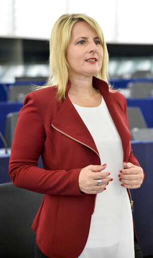 Valokuva 1: Karoline GRASWANDER-HAINZ in plenary session Week 20 2017 in Strasbourg