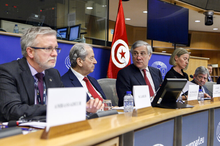 Foto 30: Opening speech at Tunisian Week