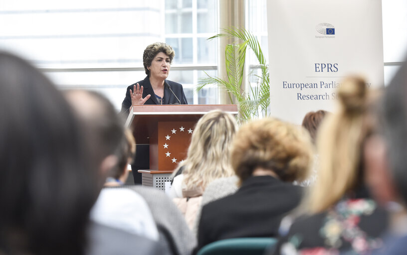 Fotografija 3: EPRS roundtable discussion - European Social Pillar and EMU: Setting European priorities