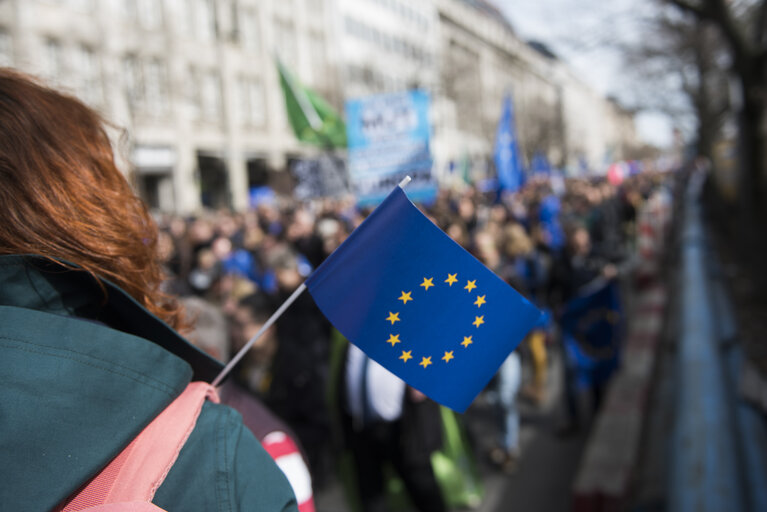 Photo 20 : 60th Anniversary of the Treaty of Rome celebrations - ' March for Europe in Berlin '