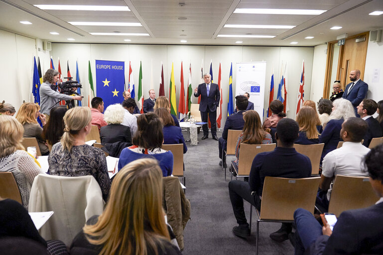 Φωτογραφία 9: Visit of the President of the European Parliament to London - Meeting with NGOs