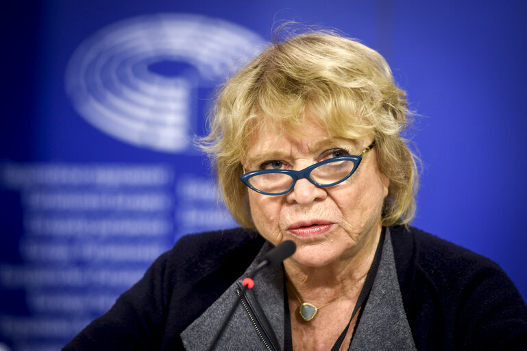 Valokuva 2: Press conference on ' The Missing Scenario: there are alternatives for Europeans '