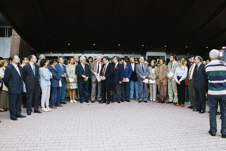 Photo 7 : Plenary session in Strasbourg - Tribute to  Miguel Angel BLANCO who was assassinated in the Basque Country on July 12.