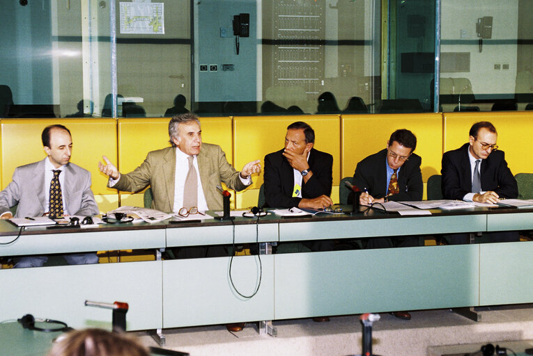 Fotografia 4: Meeting in Brussels hosted by MEP Biagio DE GIOVANNI