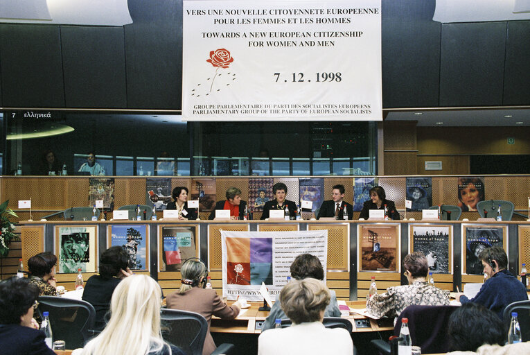 Fotografija 3: 'Towards a New European Citizenship for Women and Men' conference in Brussels on December 3, 1998.