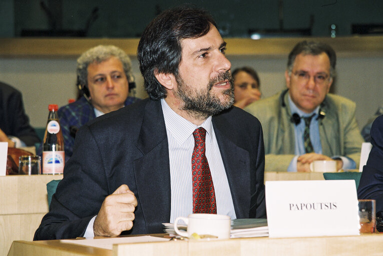 Fotagrafa 2: Meeting of the Committee on Research and Energy