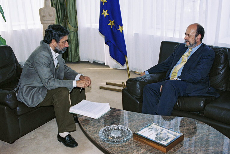 Foto 7: EP President meets with MEP Sergio RIBEIRO in Strasbourg