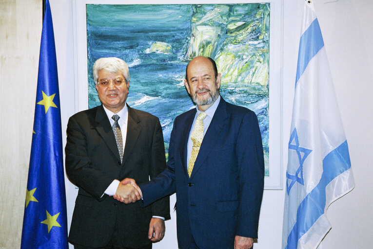 Foto 14: Visit of Israeli Foreign Minister David LEVY to the EP in Brussels - Meeting with EP President