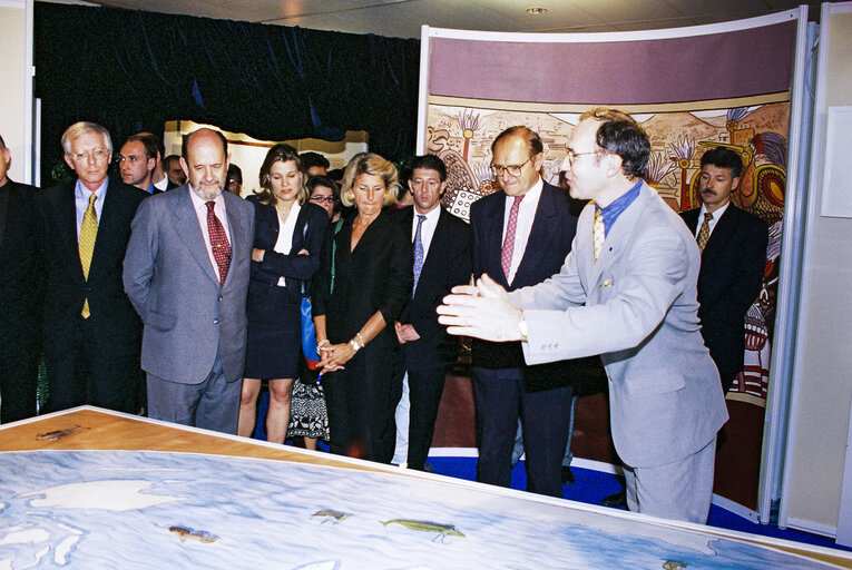 Photo 11 : Event for the launch of Euro currency