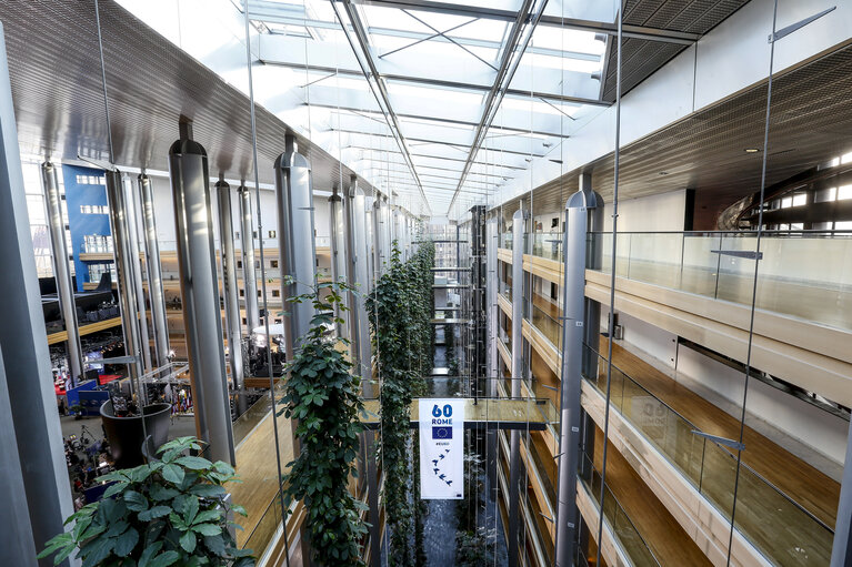Photo 7: Banner for the 60th anniversary of the European Parliament in Strasbourg