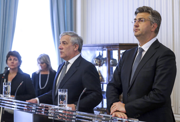 Zdjęcie 1: Official visit to Croatia - Andrej PLENKOVIC - Prime Minister of the Republic of Croatia meets with Antonio TAJANI - EP President - Press point