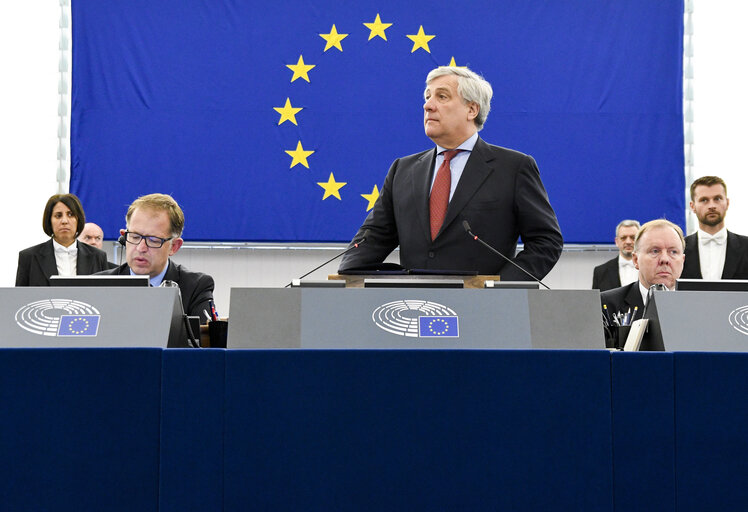 Fotogrāfija 12: Minute of silence for the victims of the London block fire of the Grenfell Tower in plenary session Week 24 2017 in Strasbourg