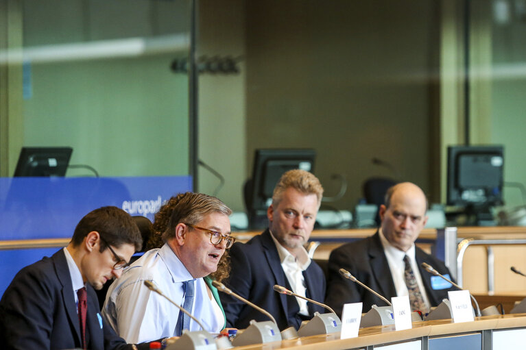 Privacy Platform ‘ Targeted Surveillance : can security and privacy be reconciled ? ’
