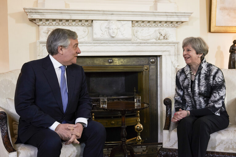 Valokuva 13: Visit of the President of the European Parliament to London - Antonio TAJANI - EP President meets with Teresa MAY - Prime Minister of the United Kingdom at 10 Downing street