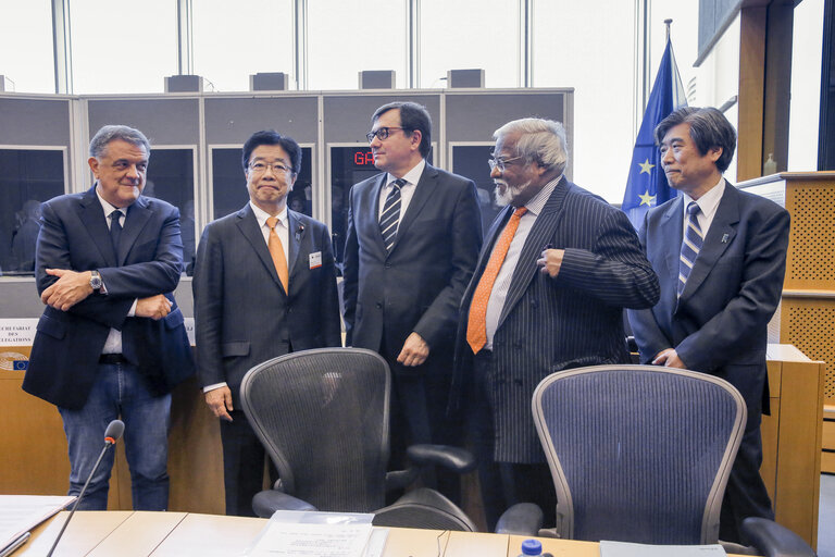 Joint meeting D-JP and DKOR delegations - Exchange of views with Minister of the Abduction Issue of Japan