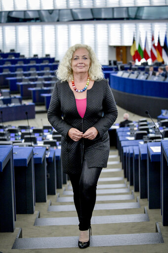 Photo 5 : Karin KADENBACH in the European Parliament in Strasbourg