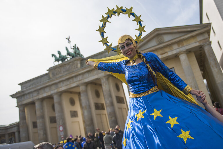 Fotografia 7: 60th Anniversary of the Treaty of Rome celebrations - ' March for Europe in Berlin '