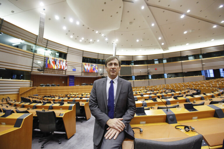 Fotografija 16: MEP Bernard MONOT at the European Parliament in Brussels