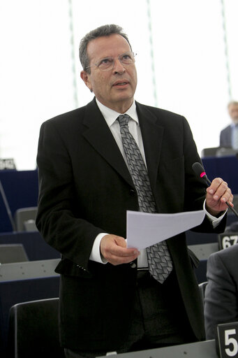 Fotografie 5: Georgios KYRTSOS in plenary session week 43 2014 during his speech