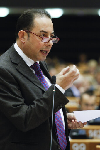 Billede 17: Plenary session in Brussels - week 46 2014 - EP President Opening of the Plenary: 25th anniversary of the fall of the Berlin wall.  Statement by the President